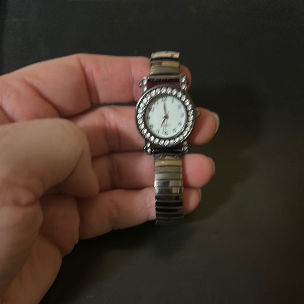 Elegant dark Silver Watch with Rhinestone Accents